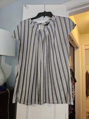 4/$25 Liz Claiborne Gray and White Vertical-Stripe Short Sleeve Blouse